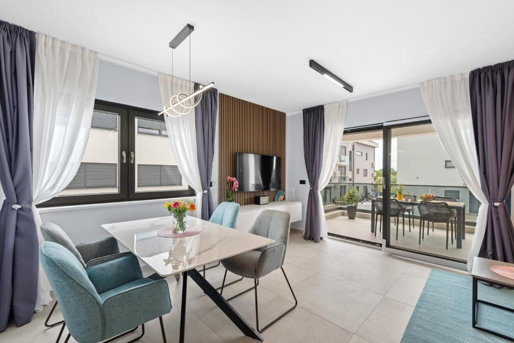 Alex Luxury Apartments 5