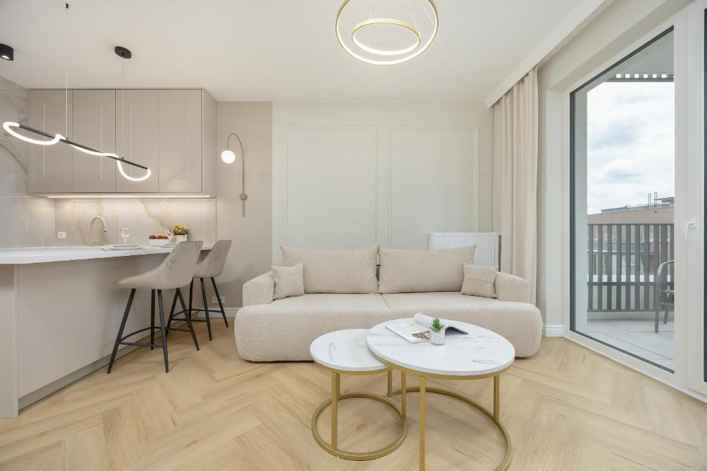 Żupnicza Elegant Apartment with Balcony Warsaw by Noclegi Renters 1