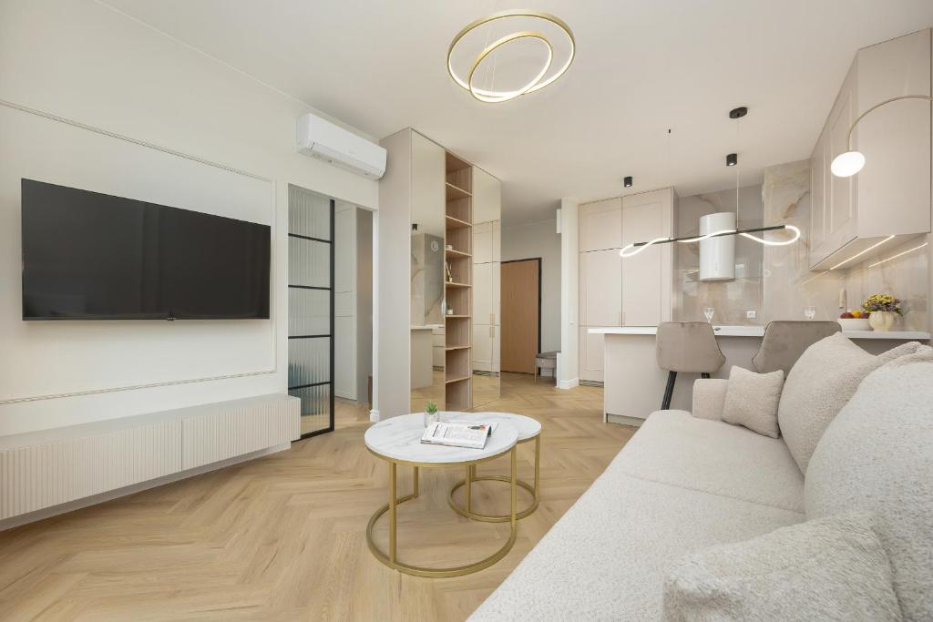 Żupnicza Elegant Apartment with Balcony Warsaw by Noclegi Renters 5