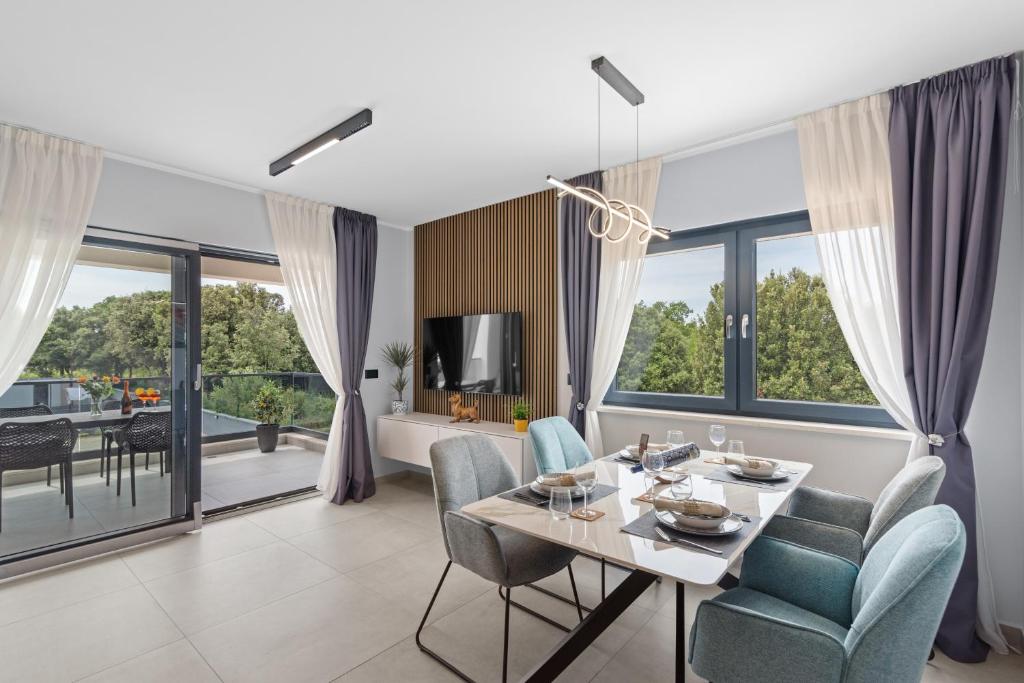 Alex Luxury Apartments 6