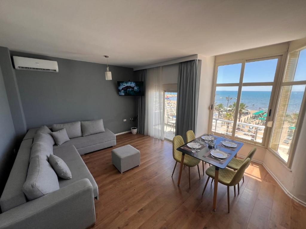 Wave Beachfront Apartments 4