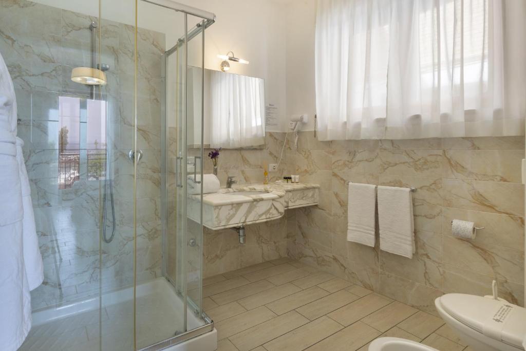 Sea Breeze Residence 3