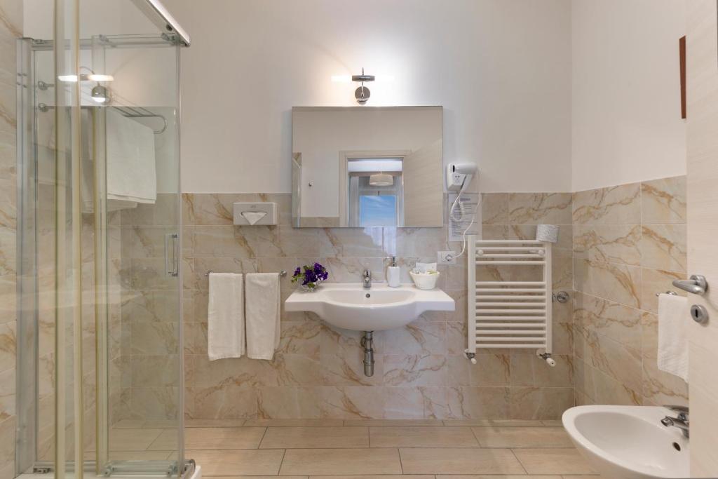 Sea Breeze Residence 6