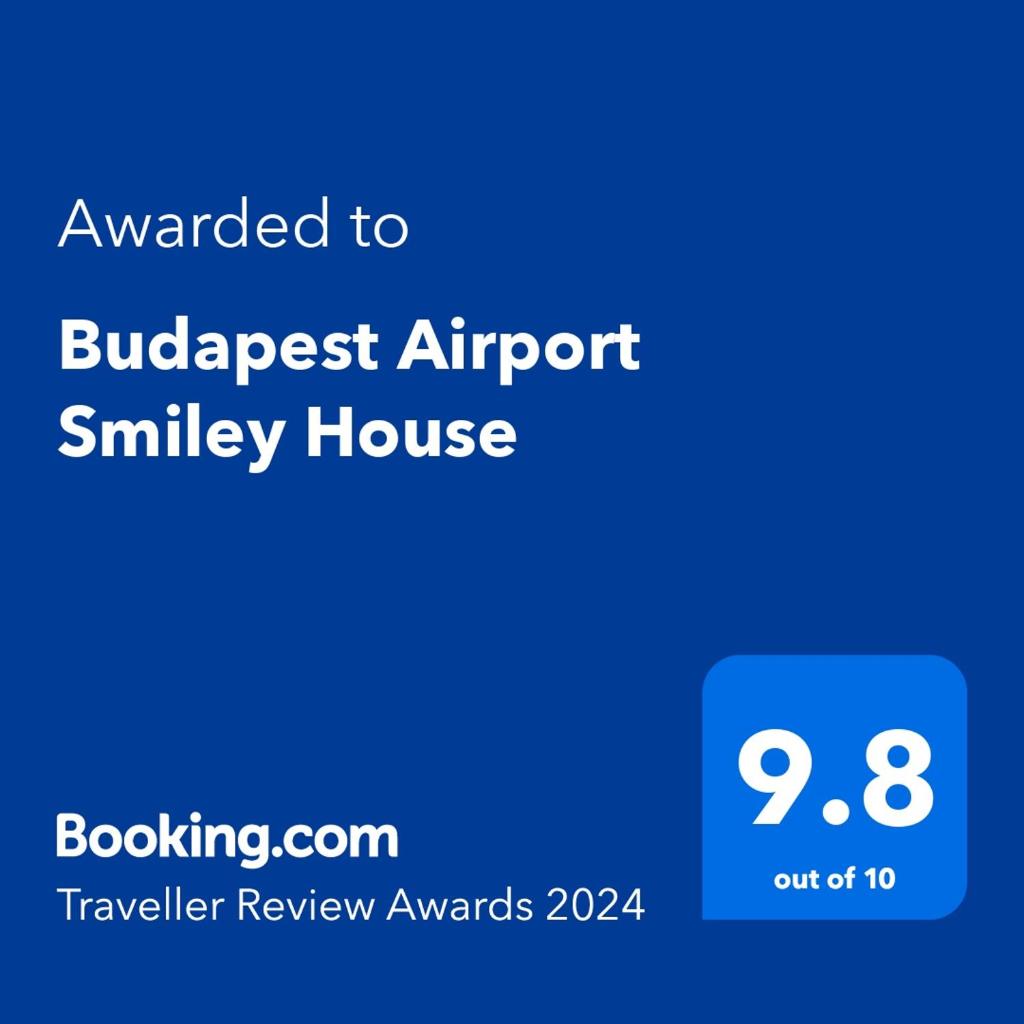 Budapest Airport Smiley House 7