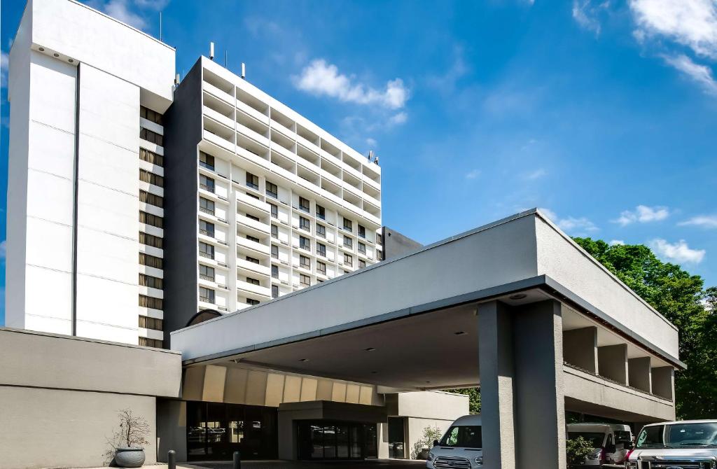 Sonesta Charlotte Lower South End Image