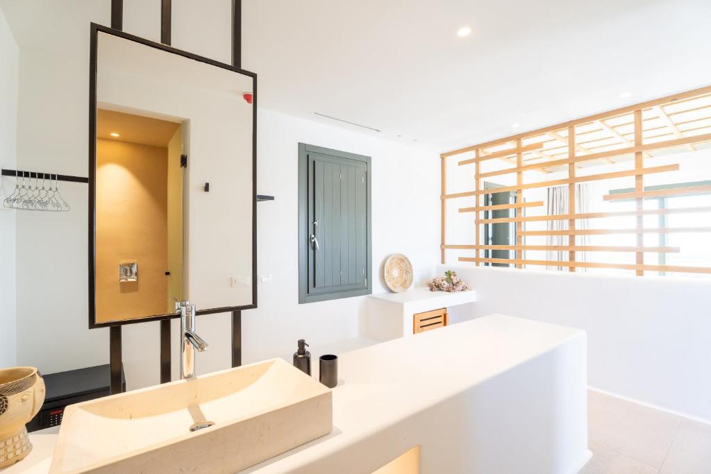 Regency Sunset Suites 3