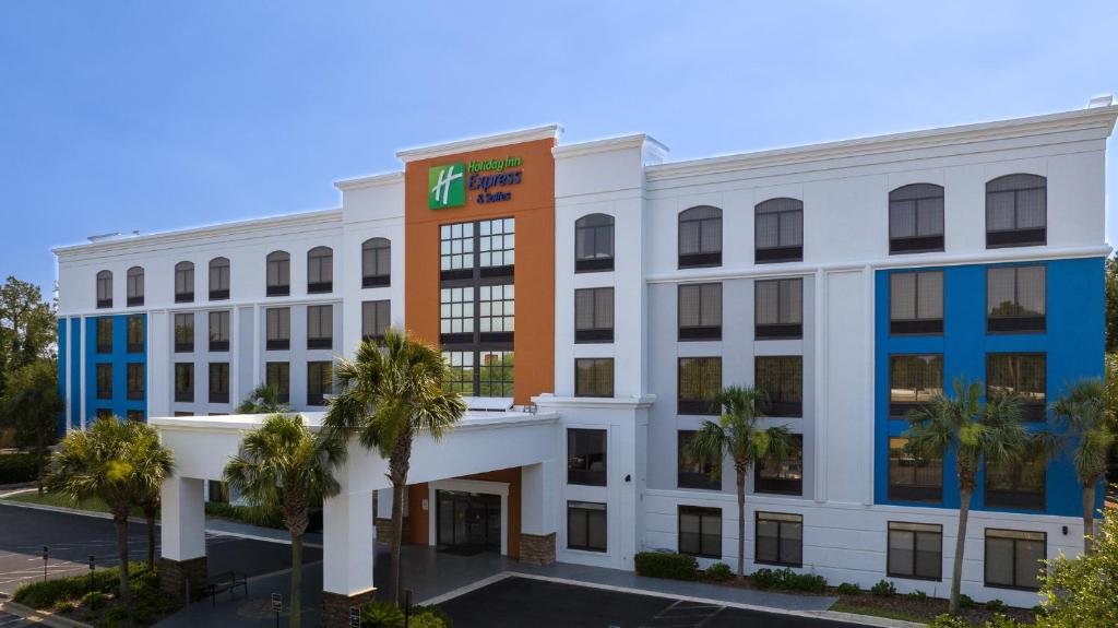Holiday Inn Express & Suites Jacksonville South East - Medical Center Area, an IHG Hotel Image