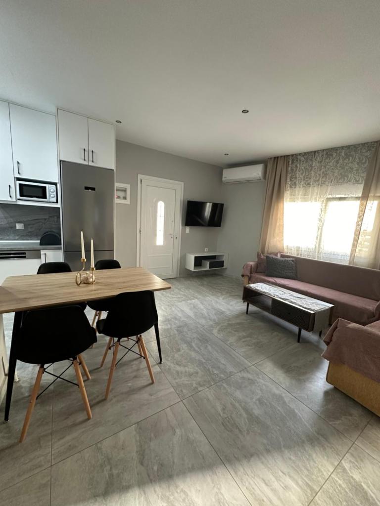 Amela House 1