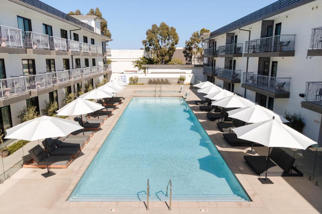 The Lum Hotel Los Angeles Stadium District Image