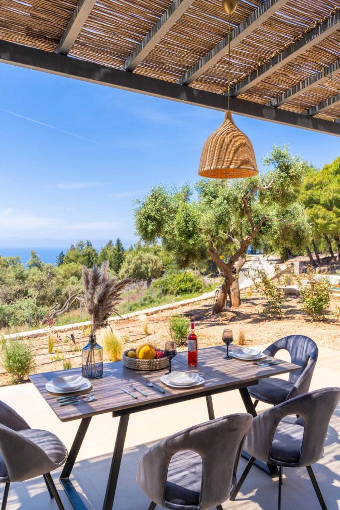 Mellamare Luxury Suites 4