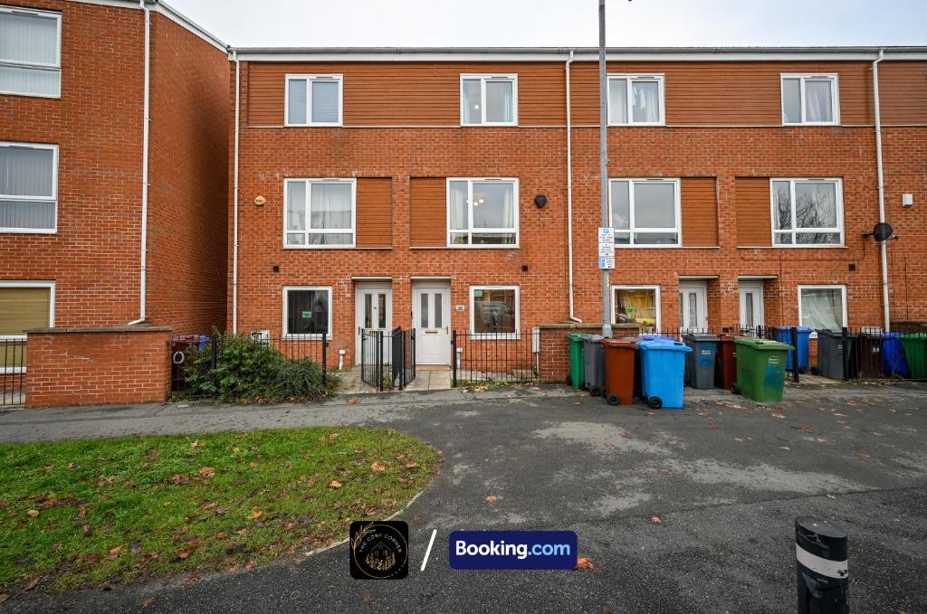 Cosy 4-Bed House l Garden l Free Parking l WiFi l Specious l Hosted by The Cosy Corner Nationwide 6