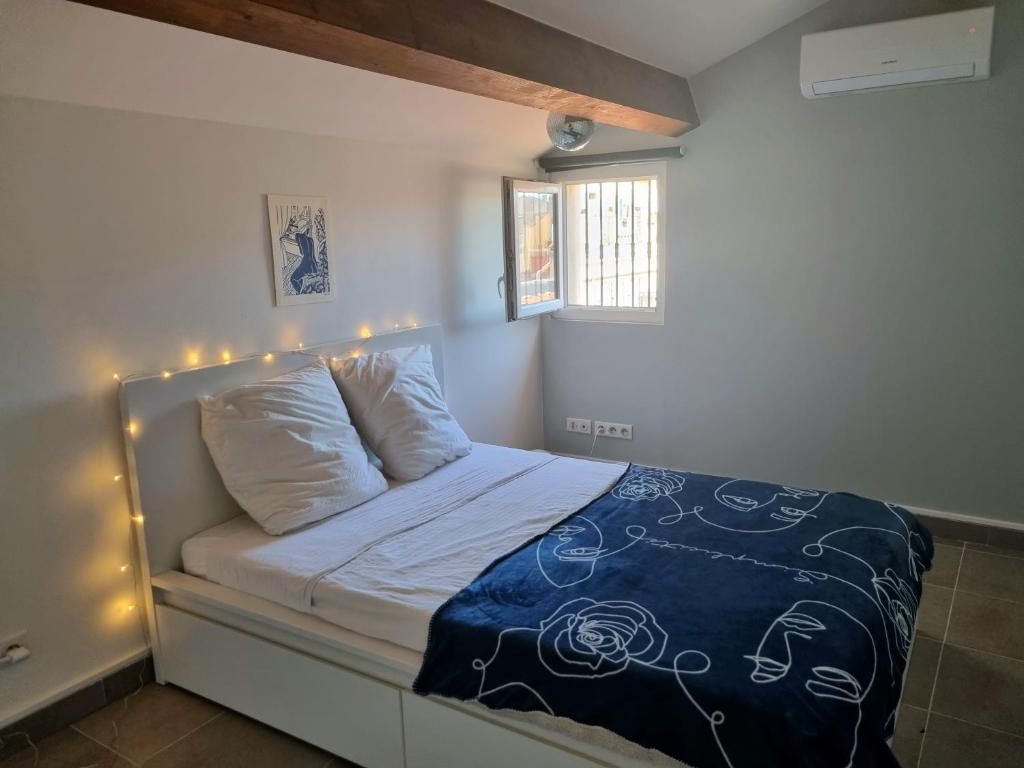 Appartement T3 Duplex sous les Toits de Marseille Panier Vieux Port 7