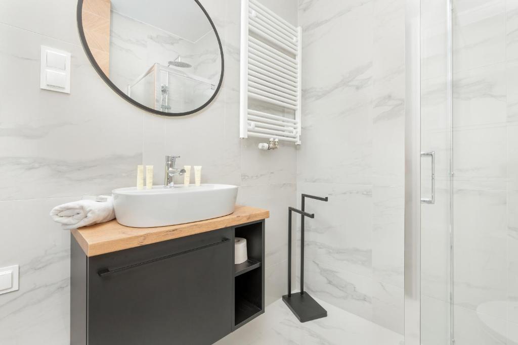 Apartament na 15 Piętrze z Widokiem na Zatokę w Gdyni i Parkingiem by Noclegi Renters 6