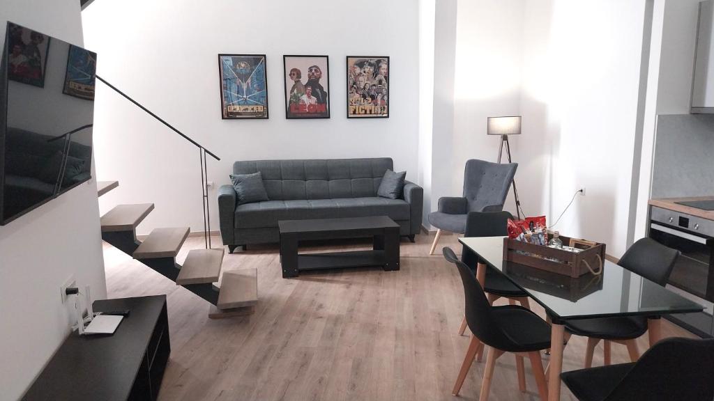Uni Island - Metropolis Suites 3