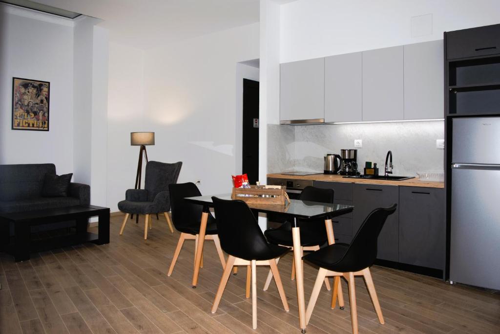 Uni Island - Metropolis Suites 2