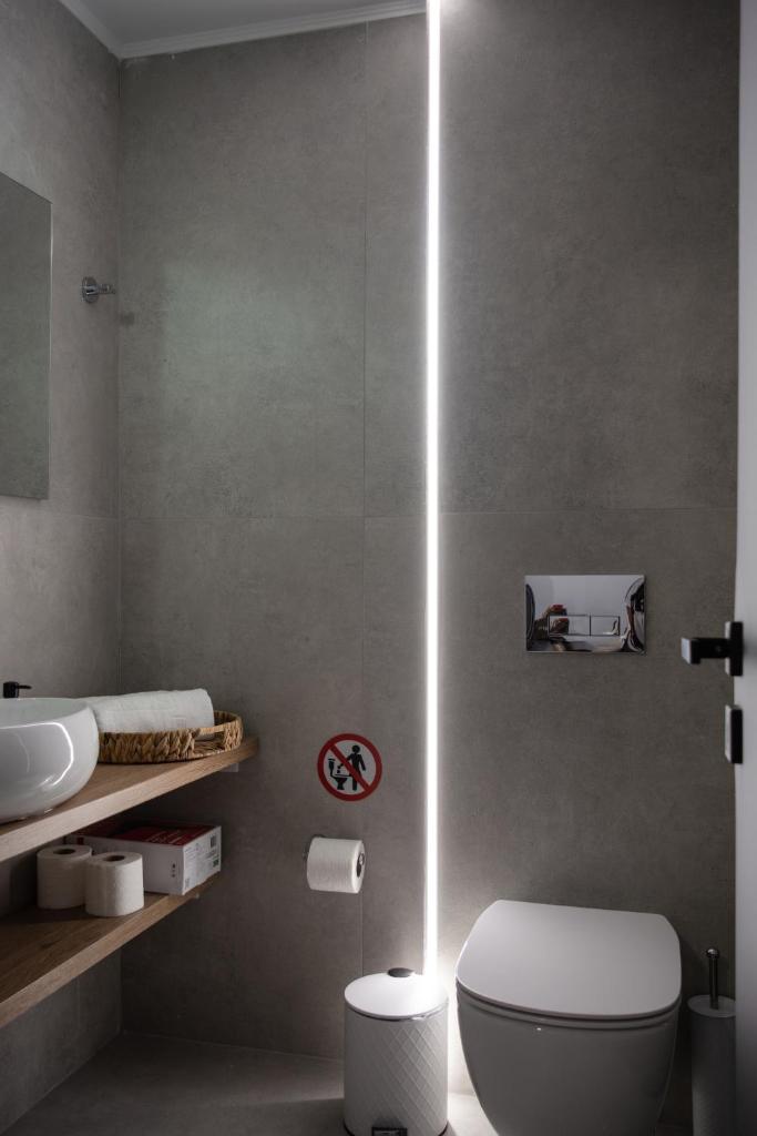 Uni Island - Metropolis Suites 4