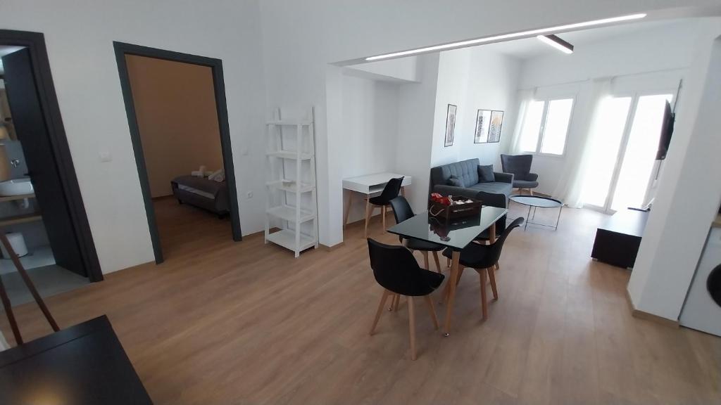 Uni Island - Metropolis Suites 6