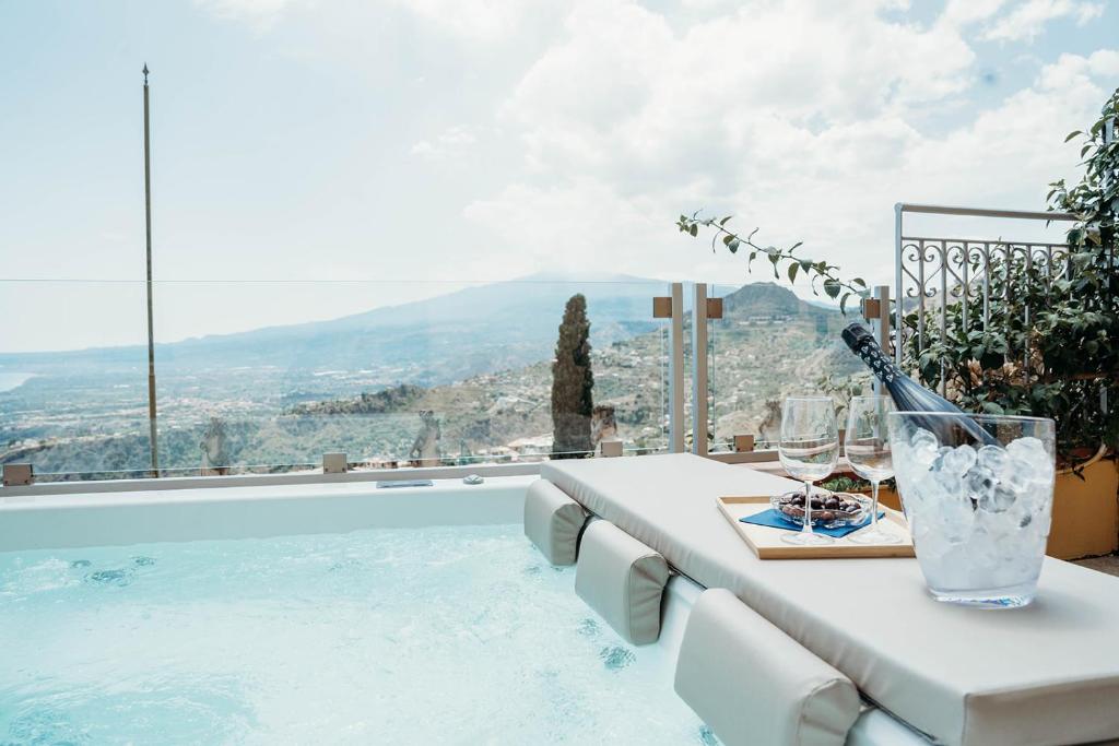 Villa Marta Luxury Sea View and Spa 4