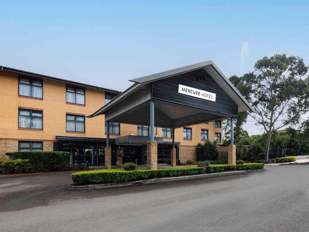 Mercure Sydney Blacktown Image