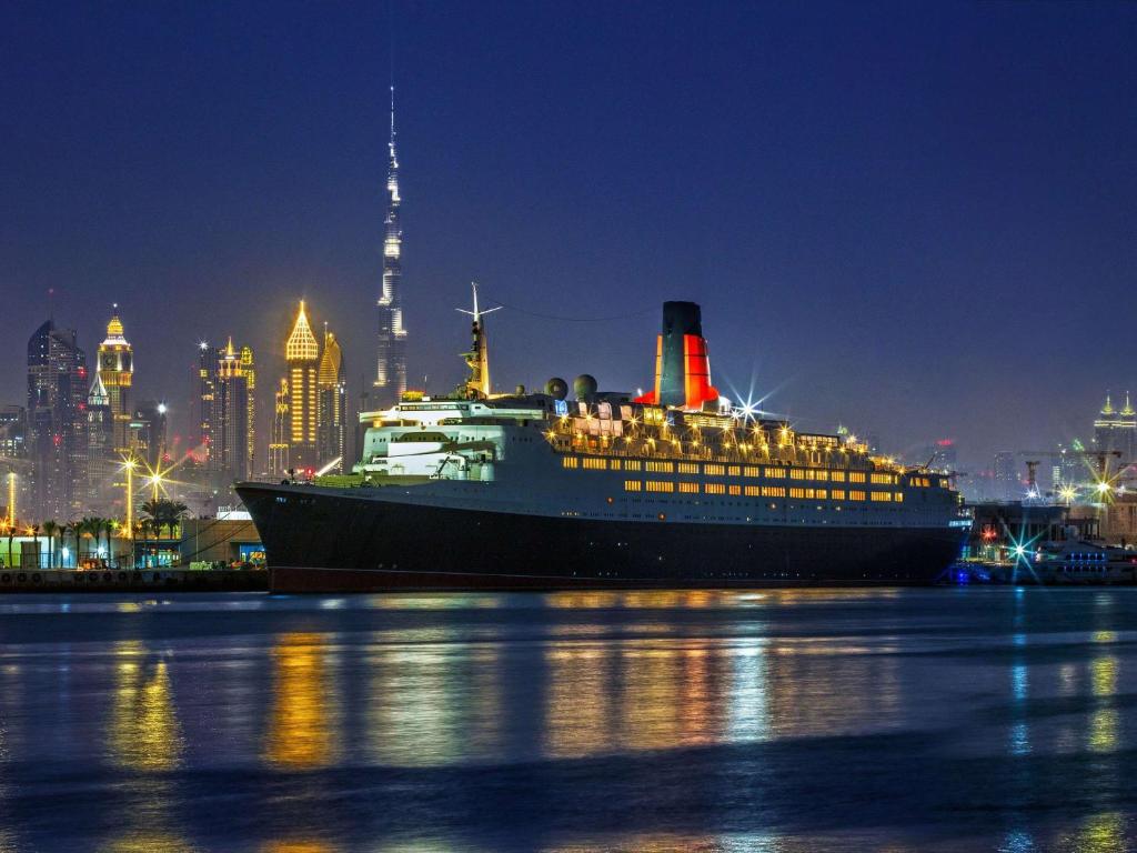 Queen Elizabeth 2 Hotel Image