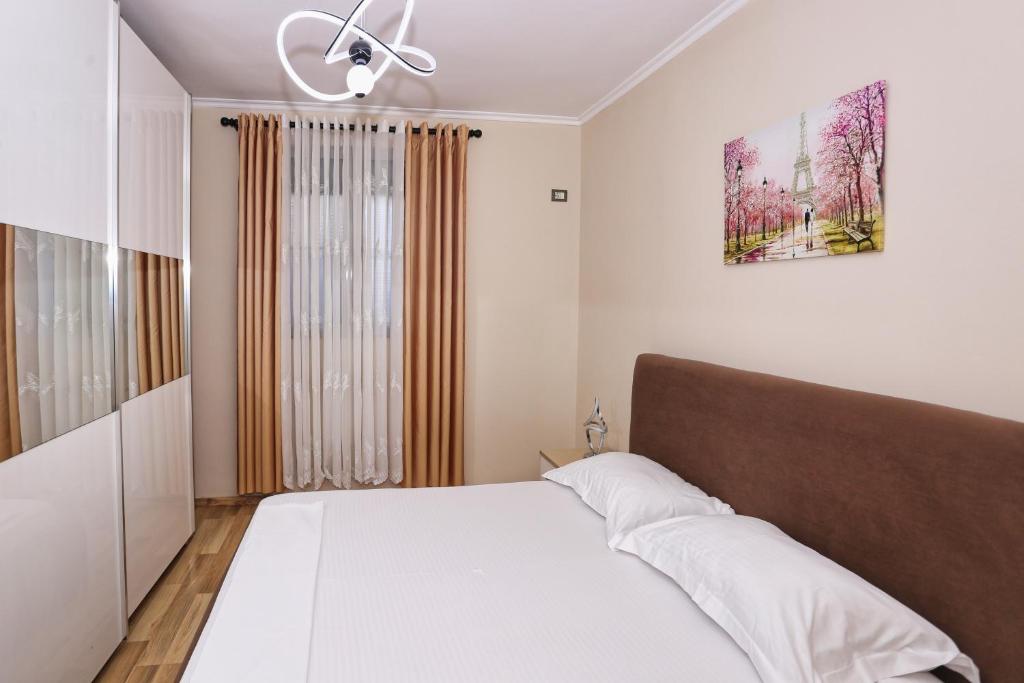 R&B City Center Apartment 2