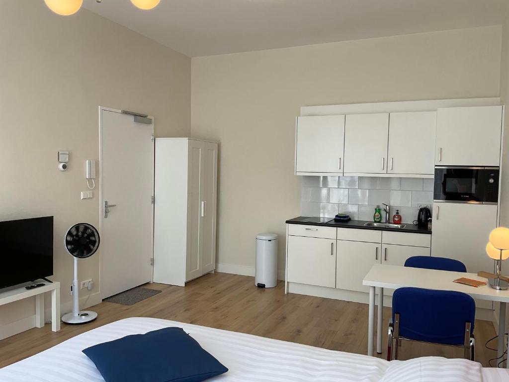 Aristoteles Apartments 4