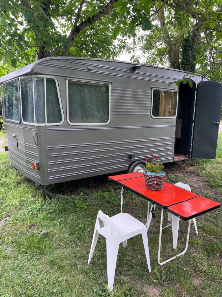 Photo de la galerie de l'établissement Les Cabanes du Vigné, à Molandier