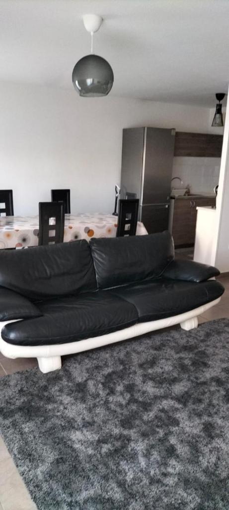Spacieux Appartement 90m2,résidence récente proximité stade Vélodrome et plage 7