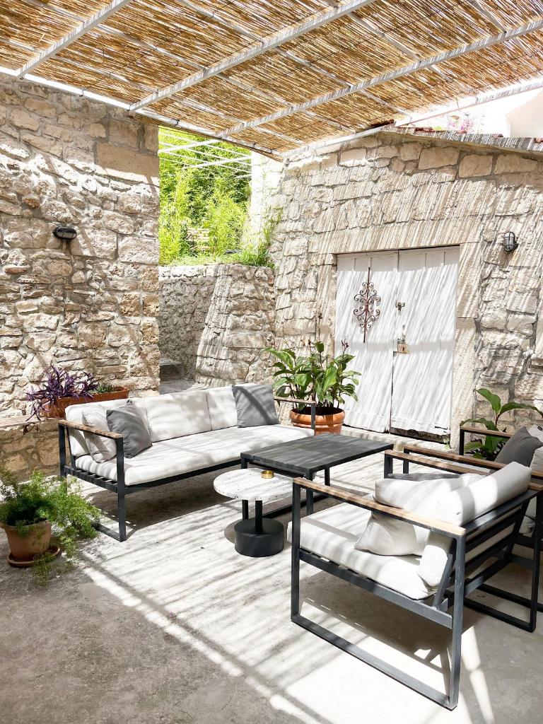 Casa Gojave - Authentic Hvar House with Garden 1