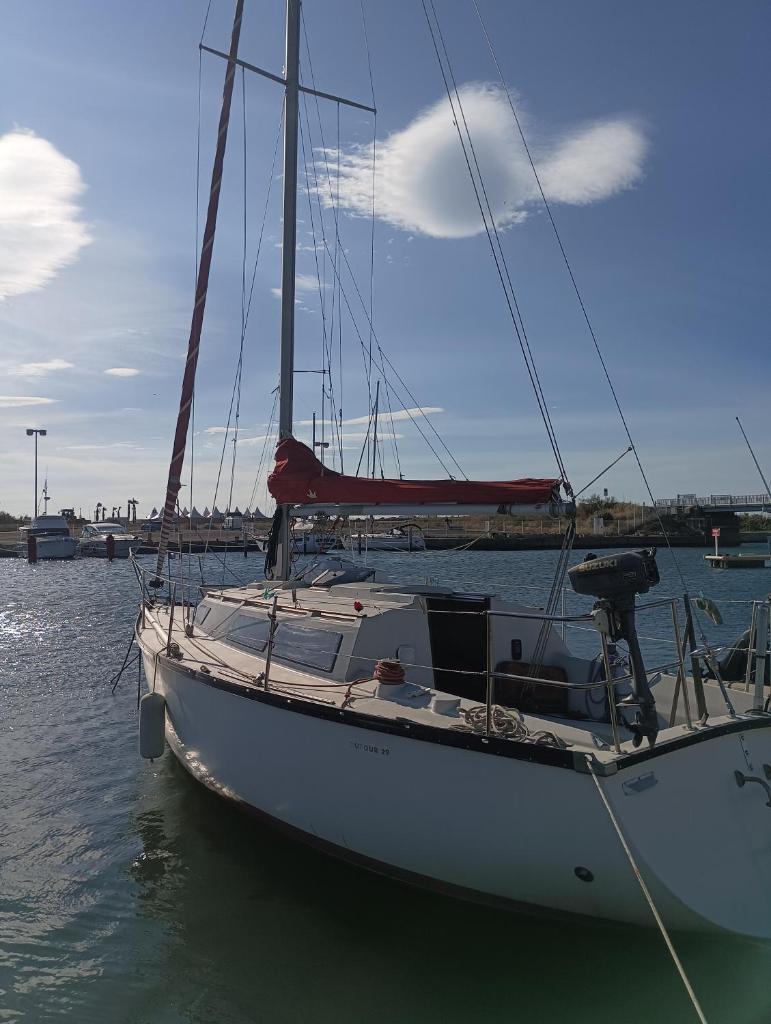 Photo de la galerie de l'établissement cabine dans voilier dufour29 solo, à Saint-Cyprien