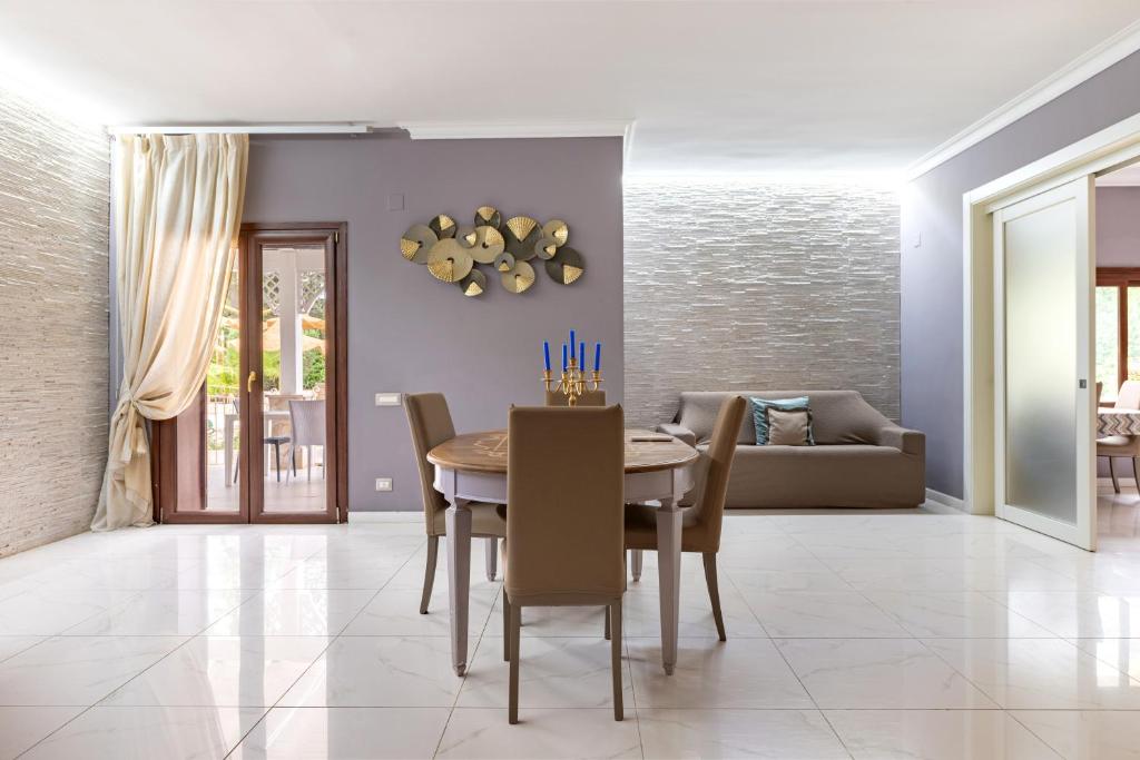 Photo de la galerie de l'établissement Pietranuda with pool and spa, à Martina Franca