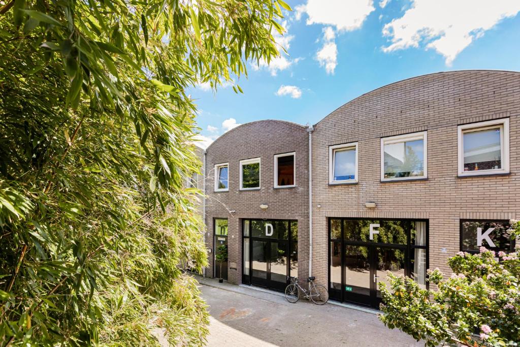 Stylish apartment next to the Amstel river- Unit D 6