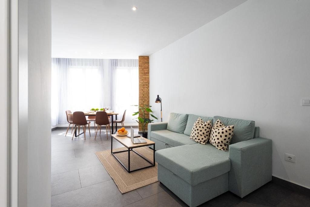 FLORIT FLATS - Urban City Nest - AC & WiFi - 10 min City Center 8
