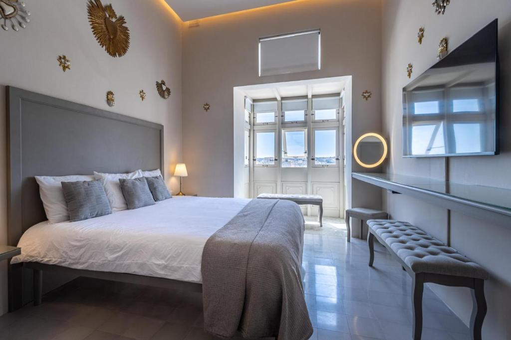Stylish Seaview Valletta House 7