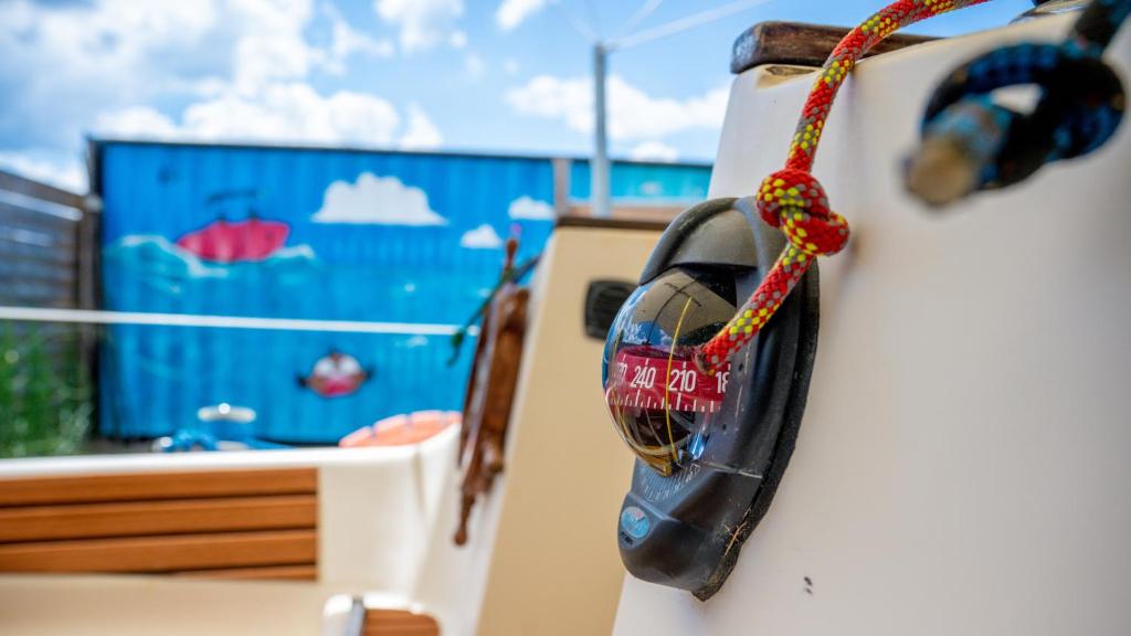 Photo de la galerie de l'établissement bateau voilier insolite avec jacuzzi privatif, à La Teste-de-Buch