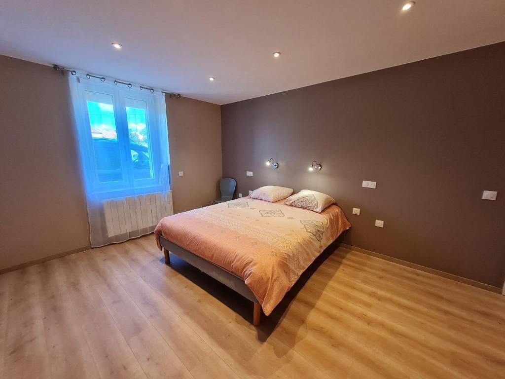 Gîte de Plain-Pied avec Confort Moderne, Nature et Loisirs à Proximité - FR-1-584-184 2