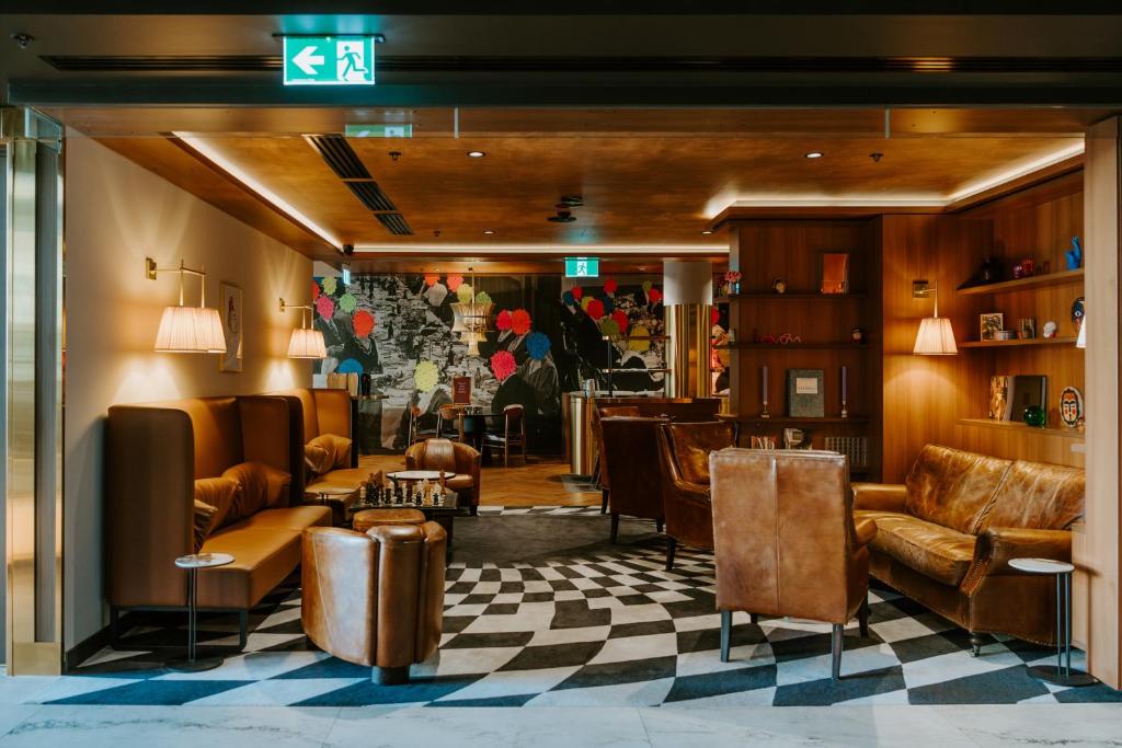 The Motley Hotel Image