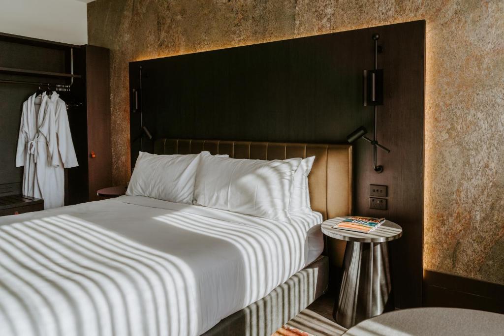 The Motley Hotel Image