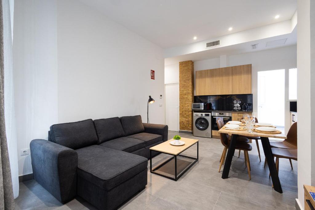 FLORIT FLATS - Urban City Nest - AC & WiFi - 10 min City Center 7