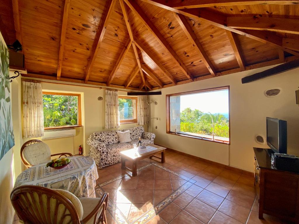 Finca Tenerife - Traumblick, tropischer Garten, viel Platz & Ruhe 8
