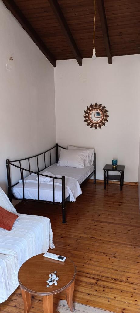 Traditional two level Apartment 6