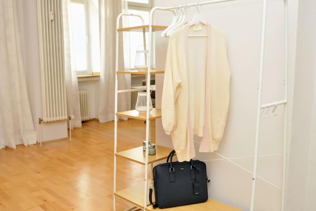 90qm Designerwohnung mit Küche und Jacuzzi in DO-City 2