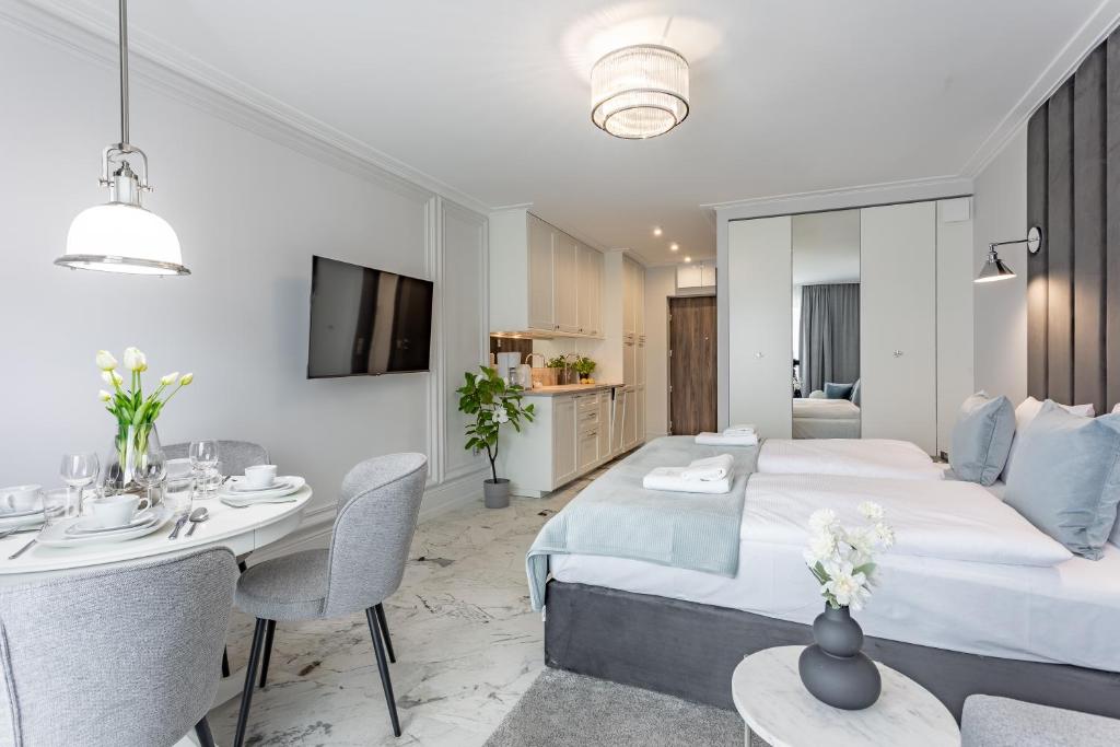 Apartment 206 5