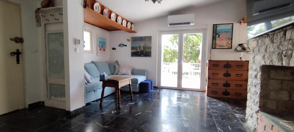 Holiday home by the sea 5