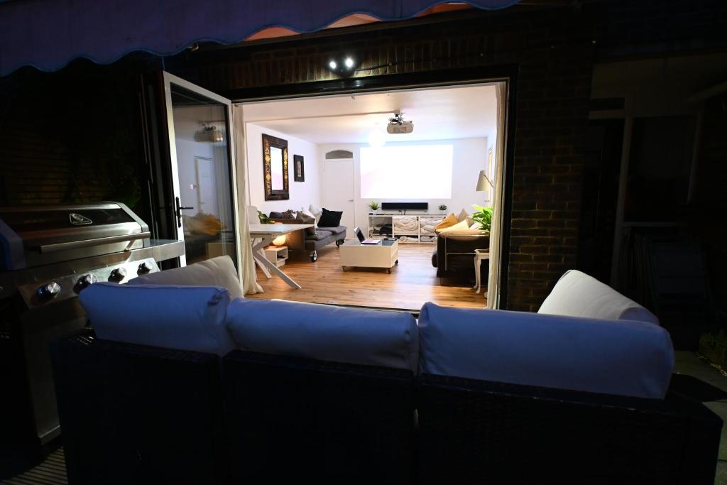 3-Bed House with Amazing Garden 3