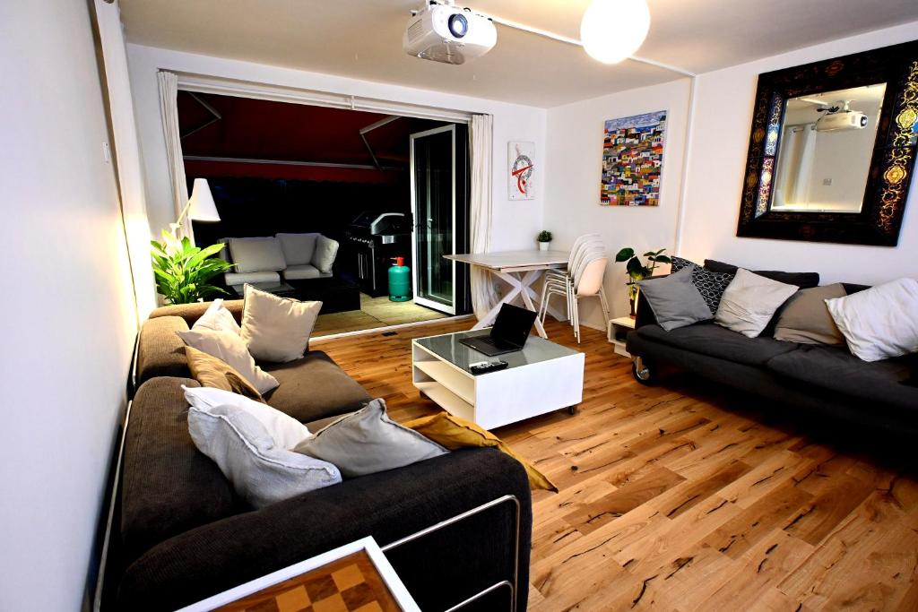 3-Bed House with Amazing Garden 5