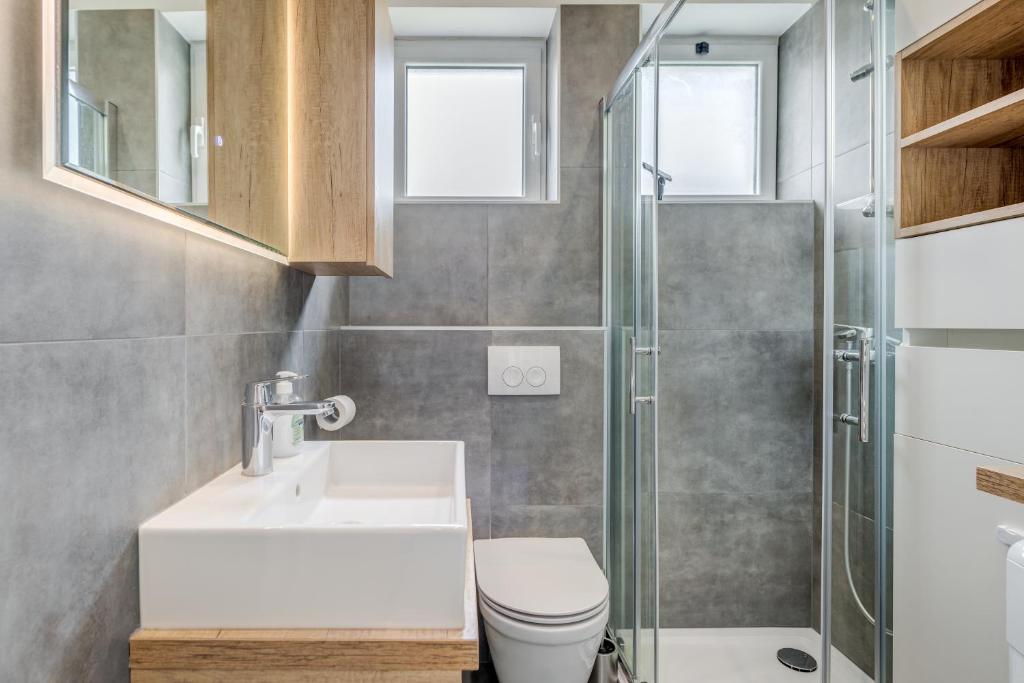 Mambo 1-Bedroom Luxury Apartment - Downtown 3