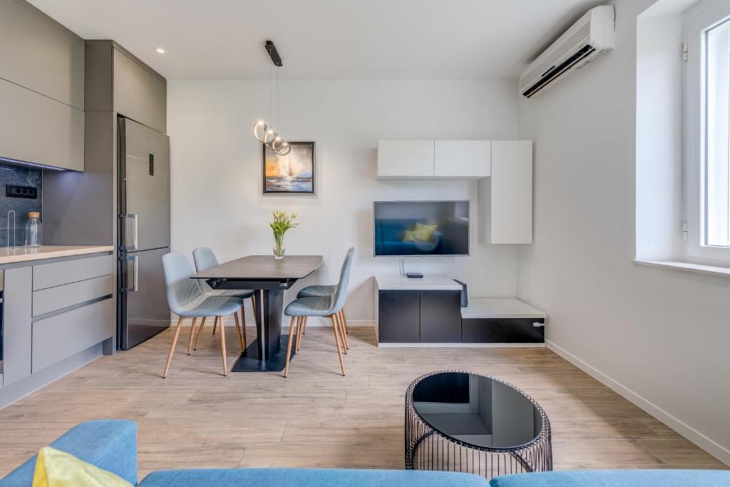 Mambo 1-Bedroom Luxury Apartment - Downtown 4