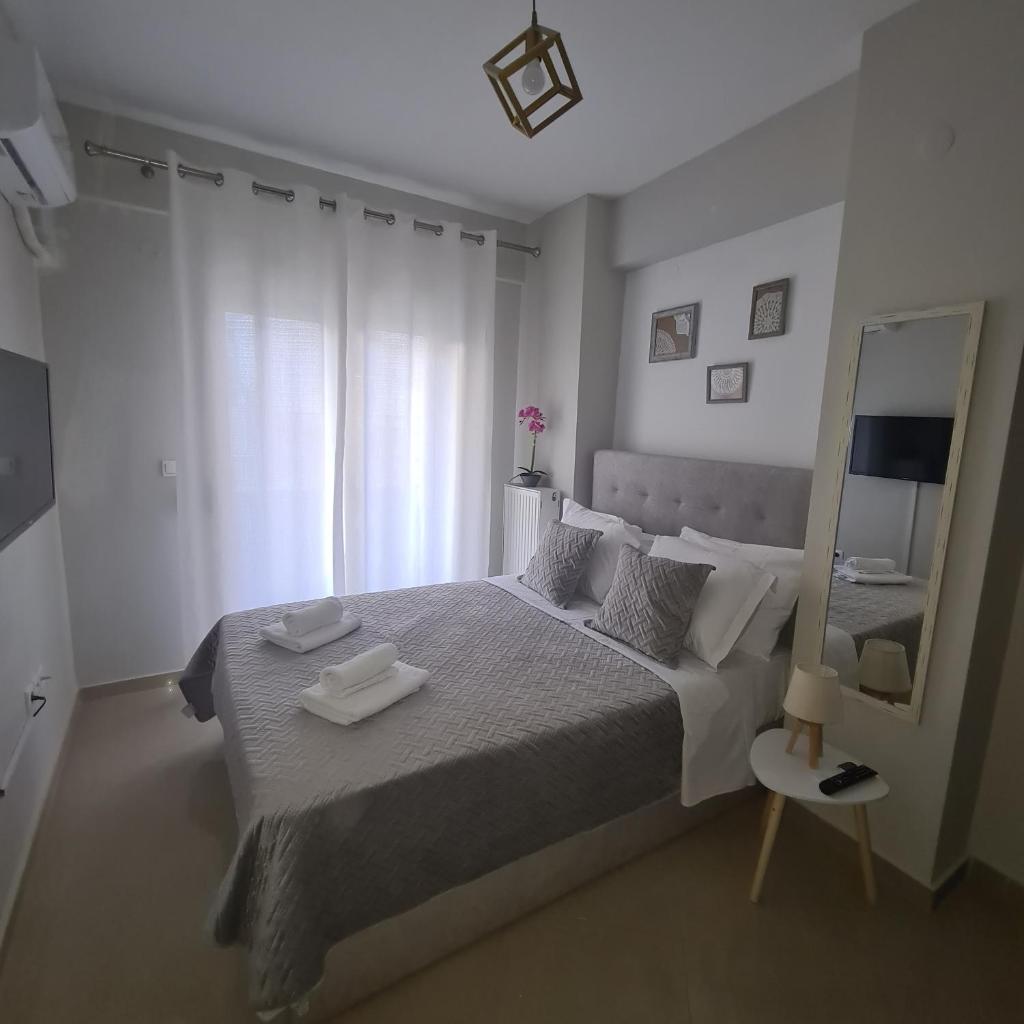 COZY GOLD #DTerra Apartments# FREE PRIVATE PARKING!! 2