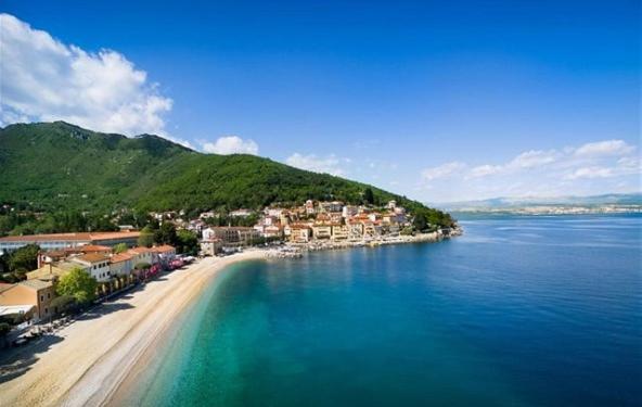 Piccola Villa Adriatic with a heated swimming pool, grill, children playground Opatija 7